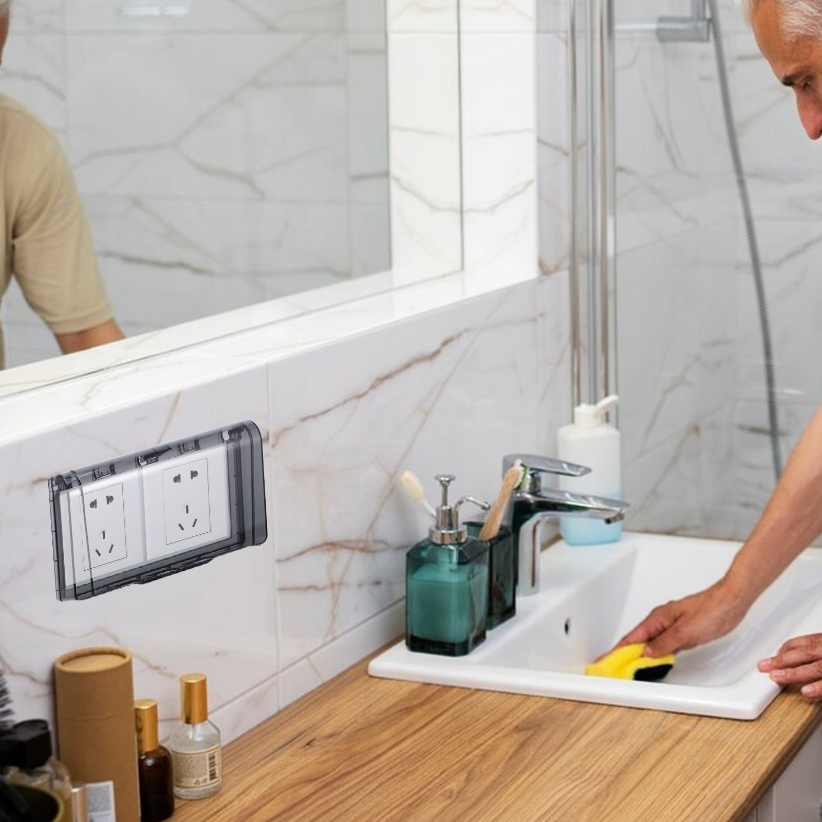 Home Three-Gang Waterproof Soc - Home Outlet Bathroom のレビューと価格